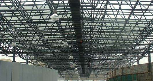 枝江听网架公司的名目师阐述其网架的季节个性